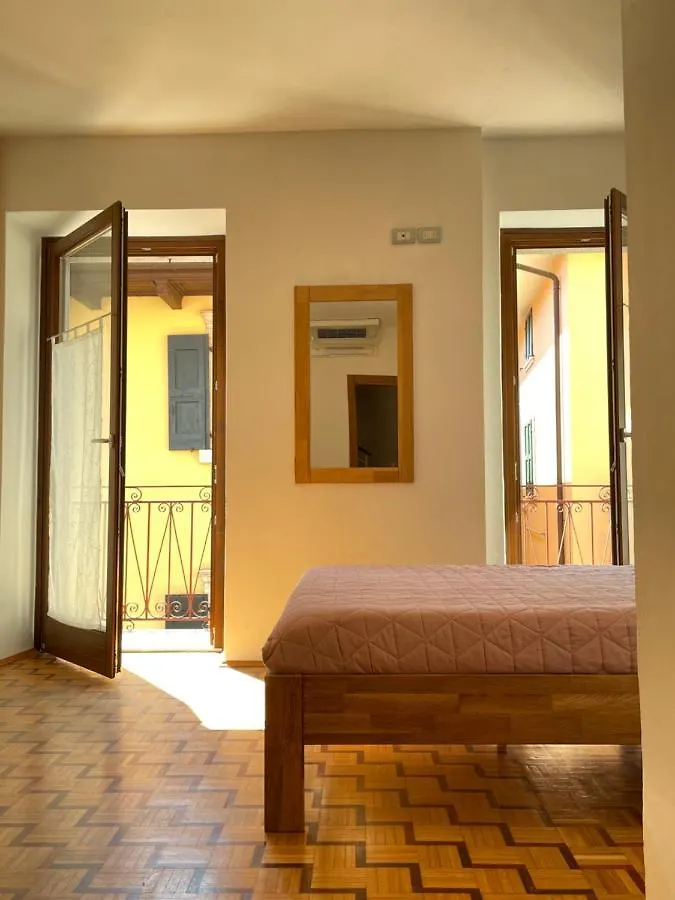 Villa Red House With Lake View Torri Del Benaco