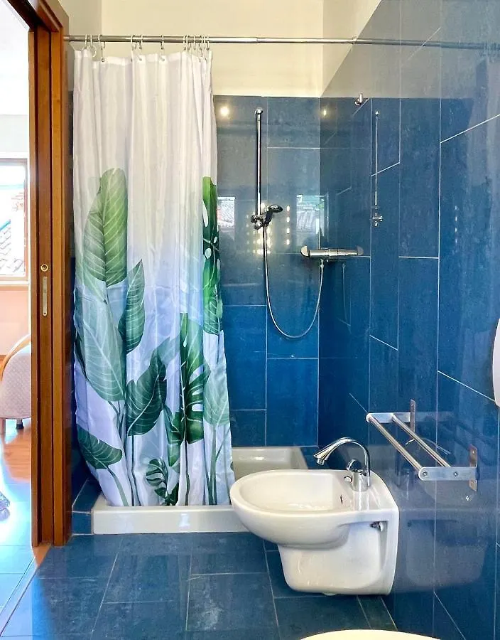 Villa Red House With Lake View Torri Del Benaco